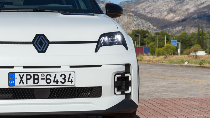 Renault 5 E-TECH Electric 120 PS: Vintage σαν να'ταν 70s!