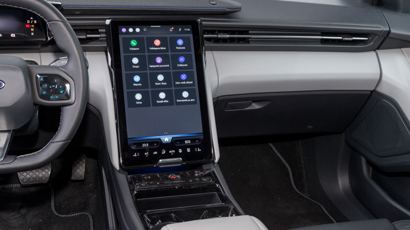 Ford Capri. Πόσο καλό είναι σε εξοπλισμό άνεσης και ασφαλείας;