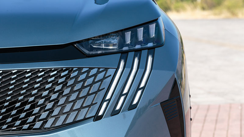 Peugeot 5008 Hybrid: 7-θέσιο SUV με premium χαρακτήρα