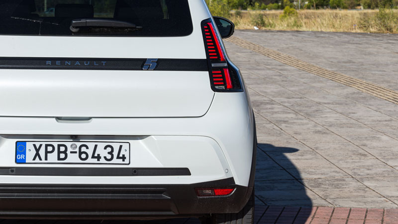 Renault 5 E-TECH Electric 120 PS: Vintage σαν να'ταν 70s!