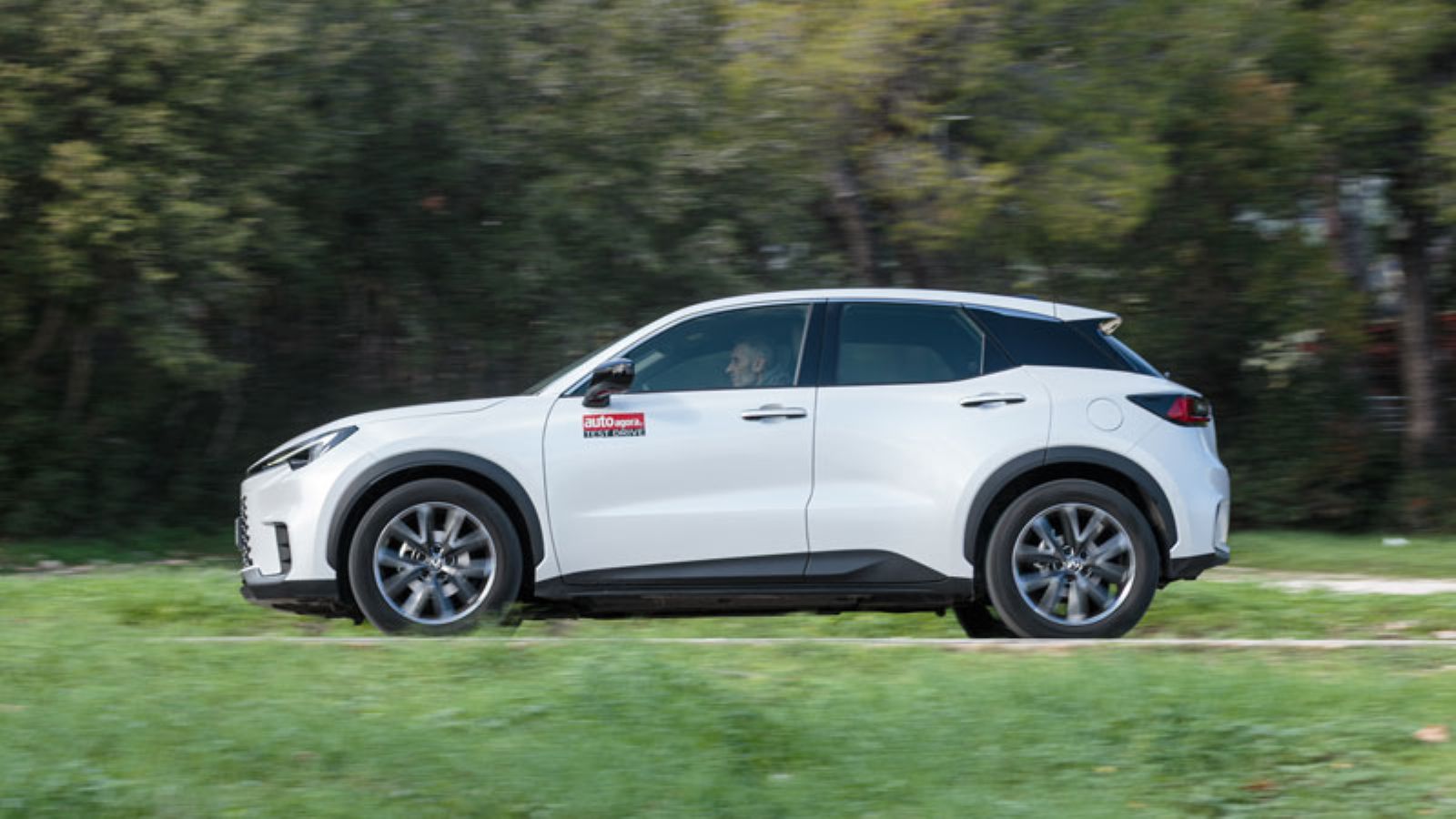 Lexus LBX: Πόσο καλό είναι σε εξοπλισμό άνεσης και ασφαλείας;