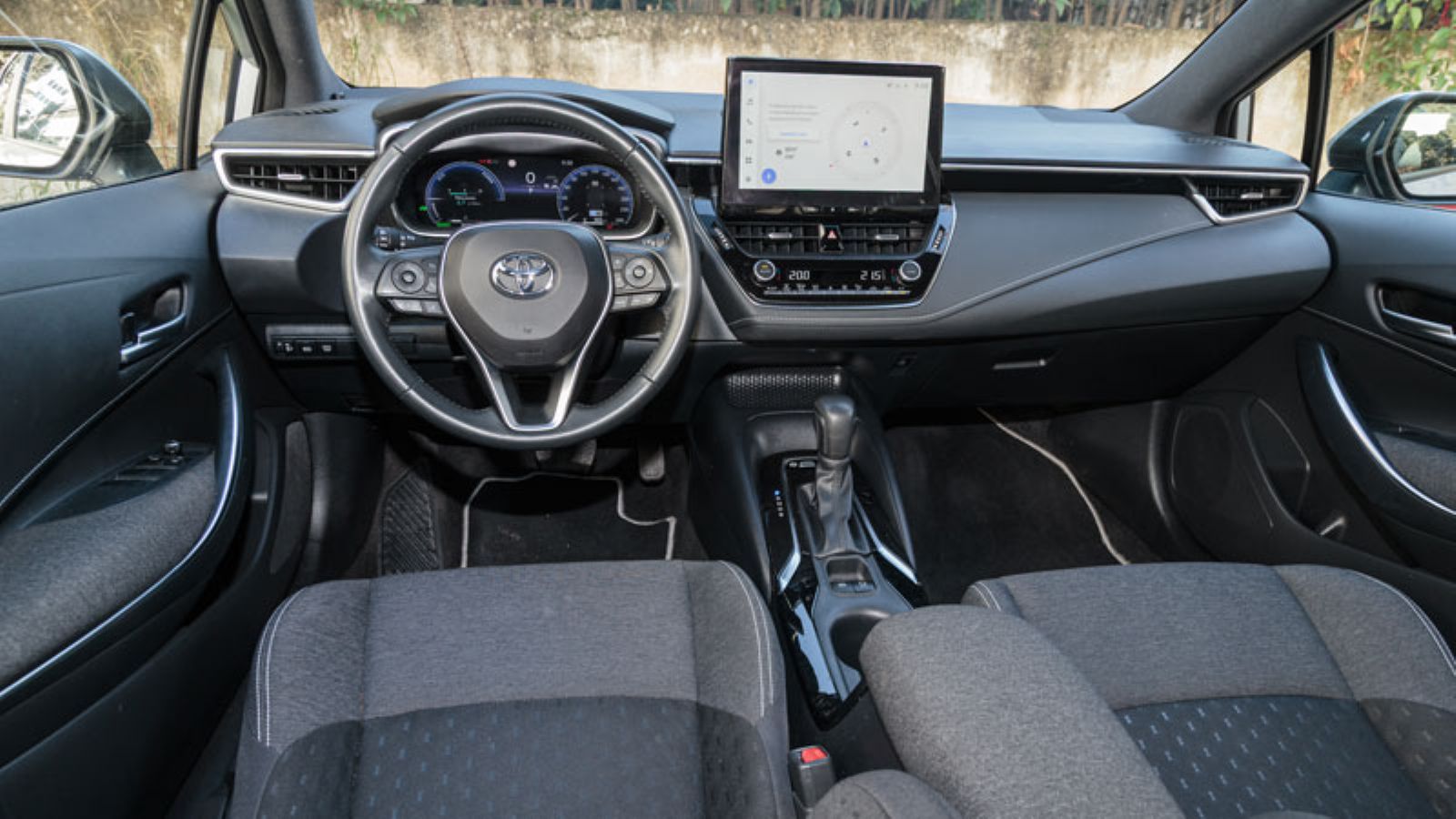 Το εσωτερικό της Toyota Corolla Hybrid