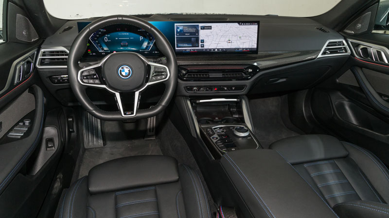 Στο εσωτερικό υπάρχει υψηλή αίσθηση πολυτέλειας και μεγάλοι χώροι