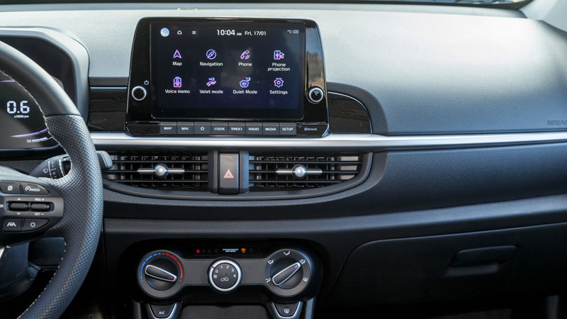 Μοντέρνο και το εσωτερικό, με καλούς χώρους για 4 ενήλικες