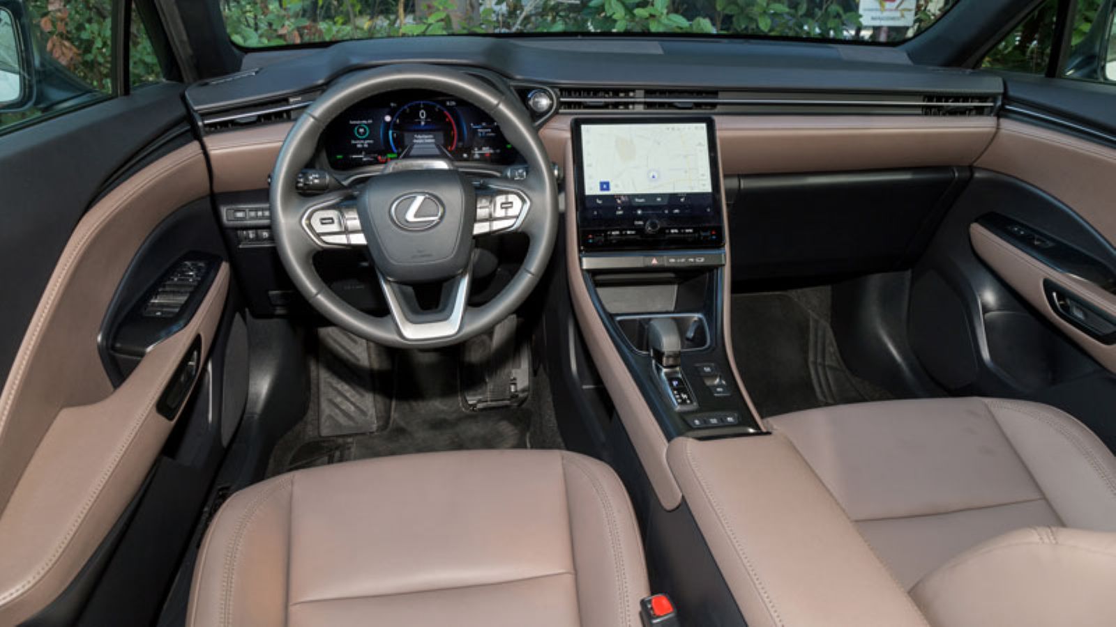 Lexus LBX: Πόσο καλό είναι σε εξοπλισμό άνεσης και ασφαλείας;