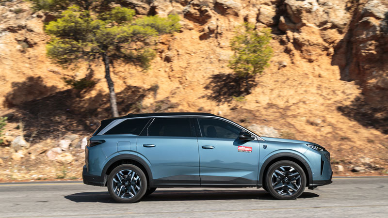 Το Peugeot 5008 καίει 5,8 λτ/100 χλμ στο ταξίδι και 6,6 λτ/100 χλμ στην πόλη