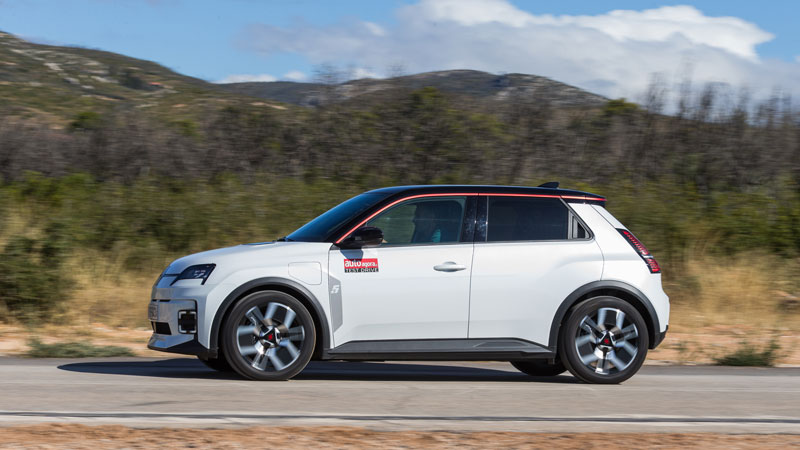 Έχει υψηλή ποιότητα κύλισης και γίνεται σπορτίφ όταν του το ζητήσεις