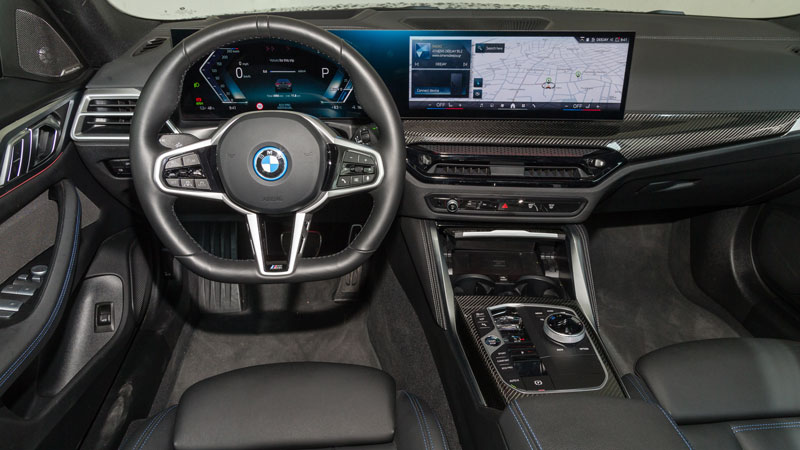 Στο εσωτερικό υπάρχει υψηλή αίσθηση πολυτέλειας και μεγάλοι χώροι