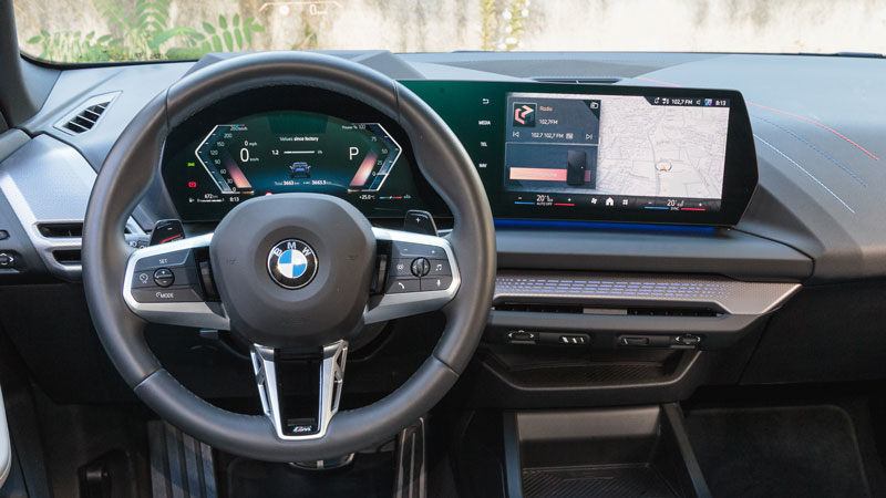 Ποιοτικό το εσωτερικό της BMW 220 Gran Coupe με έντονο το τεχνολογικό στοιχείο