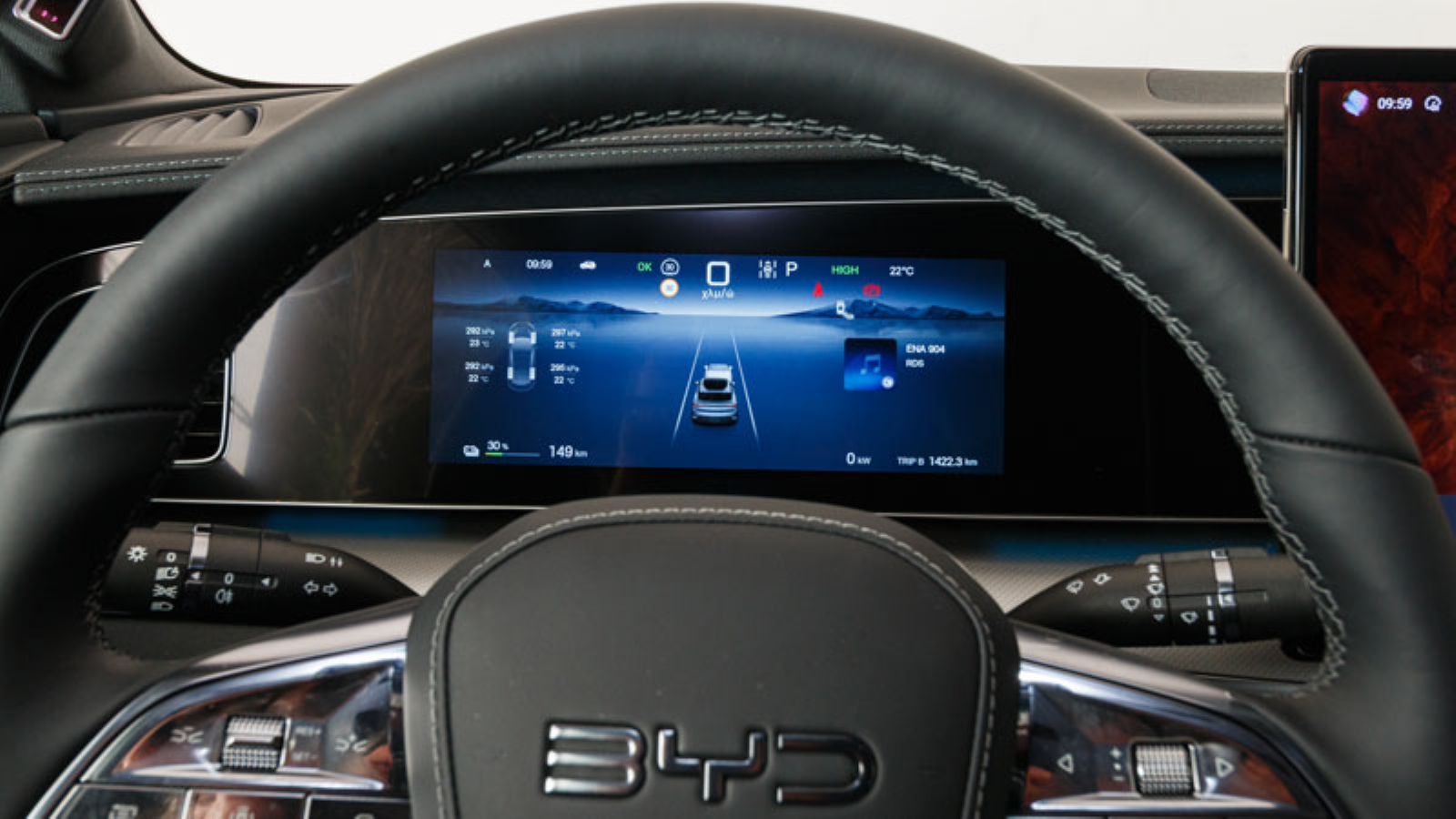 BYD Sealion 7 AWD LR: Πόσο καλό είναι σε εξοπλισμό άνεσης και ασφαλείας;