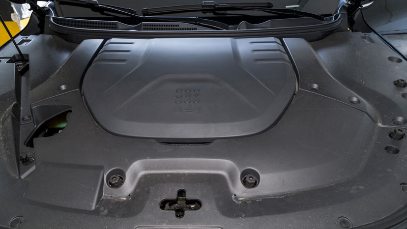 Το DFSK E5 καίει 3,3 λτ/100 χλμ στην πόλη και 5,3 λτ/100 χλμ σε μικτό κύκλο