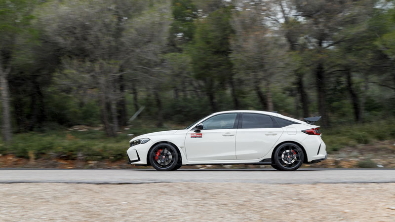 Εθιστικός σε λειτουργία ο κινητήρας, το πλαίσιο λατρεύει να στρίβει