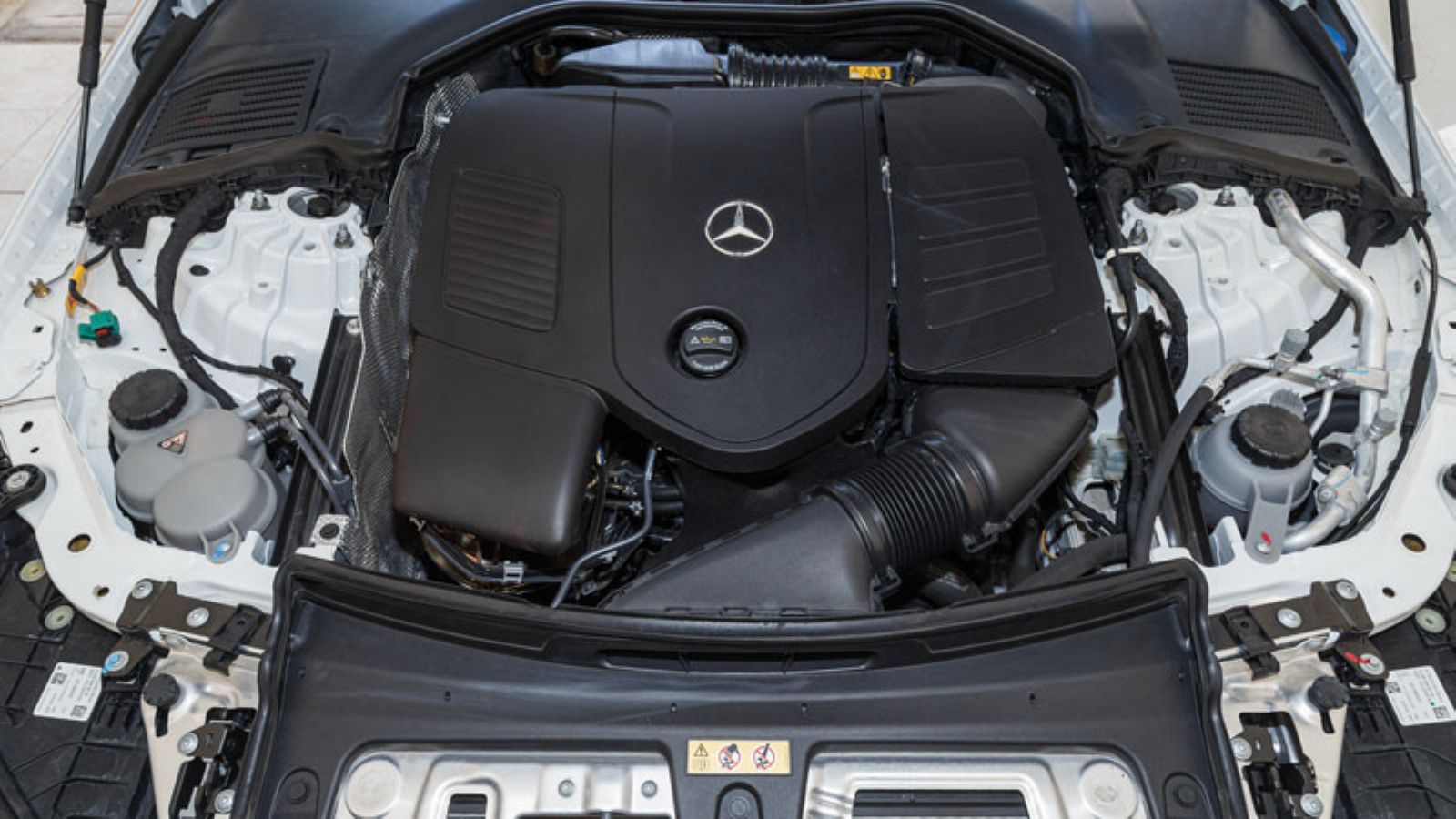 Ο κινητήρας της Mercedes C400e