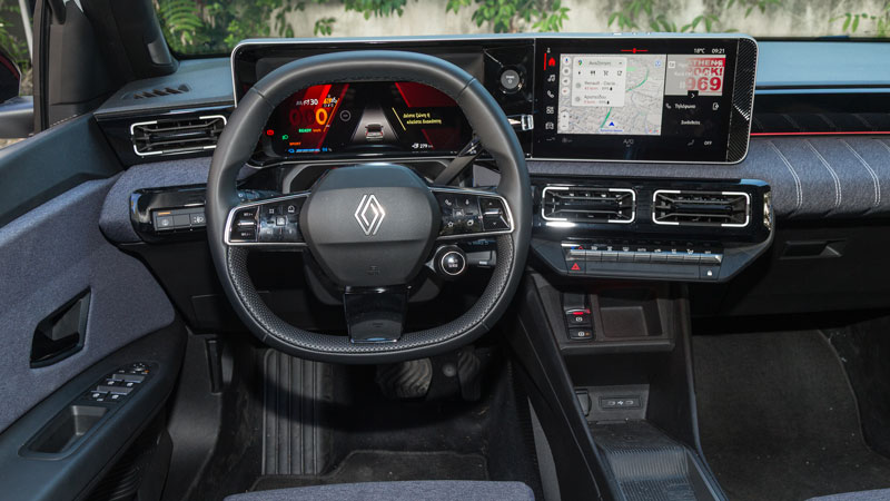 Στο πίσω κάθισμα του Renault 5 E-TECH Electric θα κάτσουν 2 ενήλικες με ύψος 1,83 μέτρα