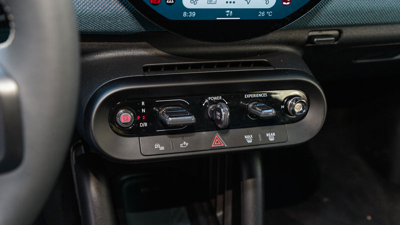 Το trendy και παιχνιδιάρικο εσωτερικό του Aceman έχει χώρους για 4 ενήλικες επιβάτες