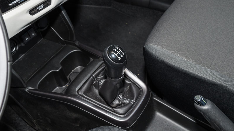 Αναβαθμισμένη η καμπίνα, με μεγαλύτερη οθόνη και καλούς χώρους για 4 ενήλικες