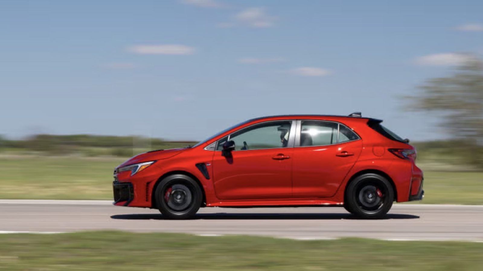 Η Toyota φέρνει την παραγωγή του GR Corolla στην Αγγλία από το 2026