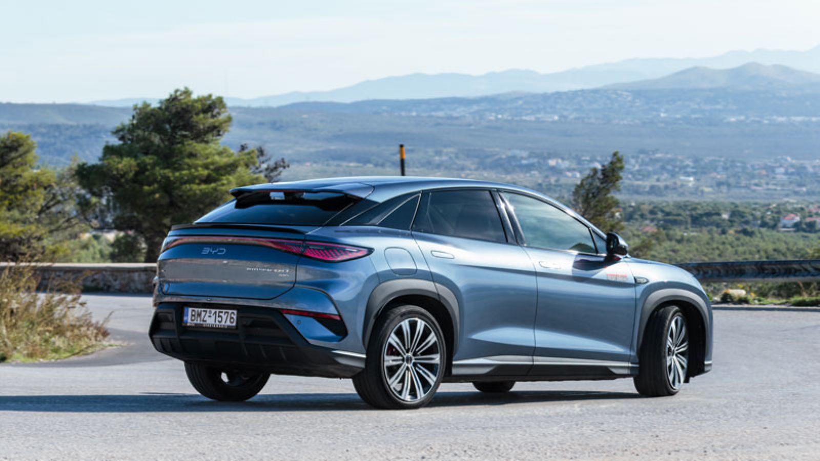 BYD Sealion 7 AWD LR 532 PS: Στυλ, χώροι και επιδόσεις