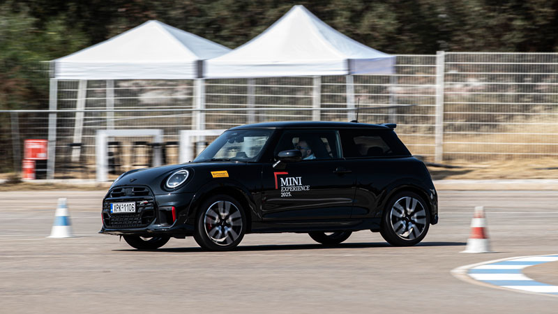 Οδηγήσαμε τα MINI John Cooper Works στην εκδήλωση MINI Experience