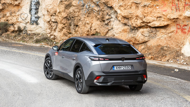 Peugeot 408 Hybrid 145 PS: Πιάνει κορυφή στην κατηγορία του