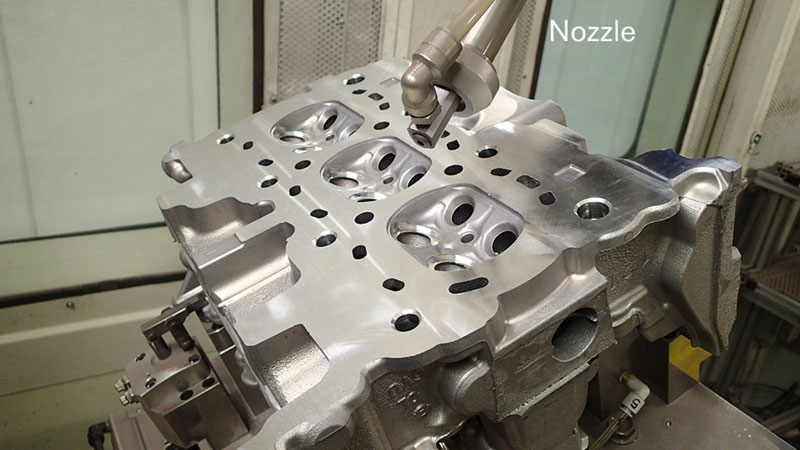 Nissan: Καινοτομεί με ψυχρό ψεκασμό για την κατασκευή εδρών βαλβίδων 