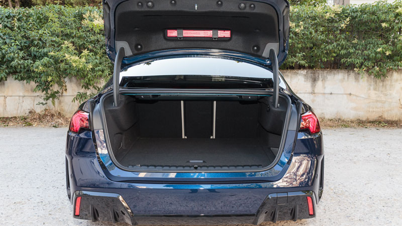 BMW 220 Gran Coupe: Τετράθυρο coupe με χώρους για 4