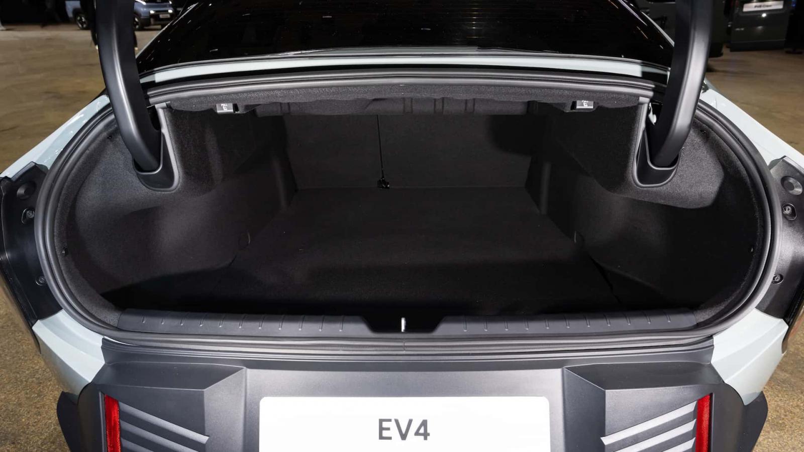 Kia EV4: Ντεμπούτο με 204 άλογα και αυτονομία έως 630 χλμ. αυτονομία