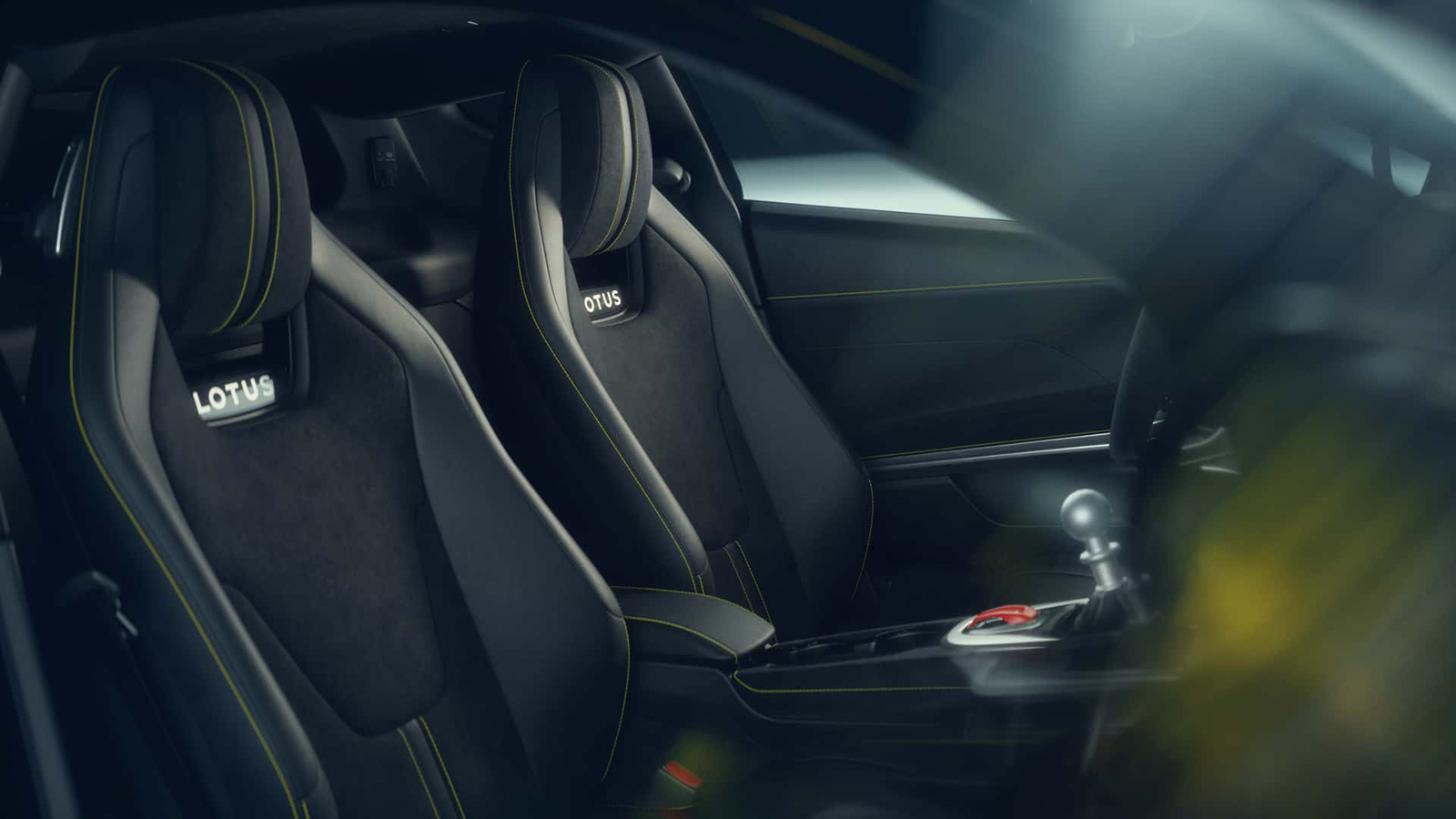 Ανανέωση και νέα βασική έκδοση για την Lotus Emira