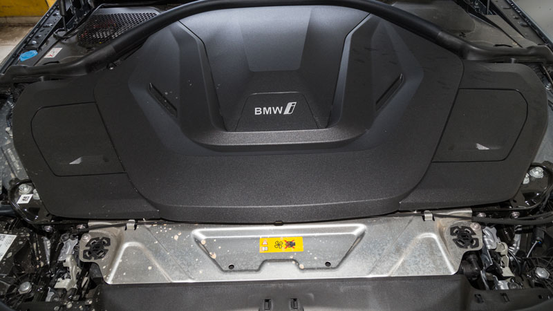 Με 401 ηλεκτρικούς ίππους, θέλει 4,9 δλ. για το 0-100 και 2,3 δλ. για το 60-100 χλμ/ώρα