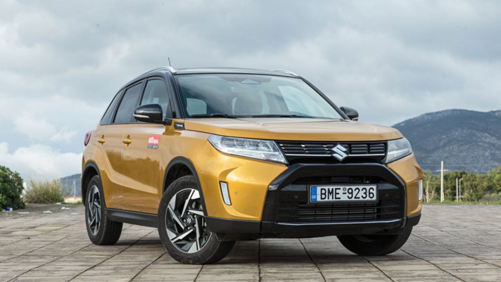 Το Suzuki Vitara από εμπρός γωνία 3/4