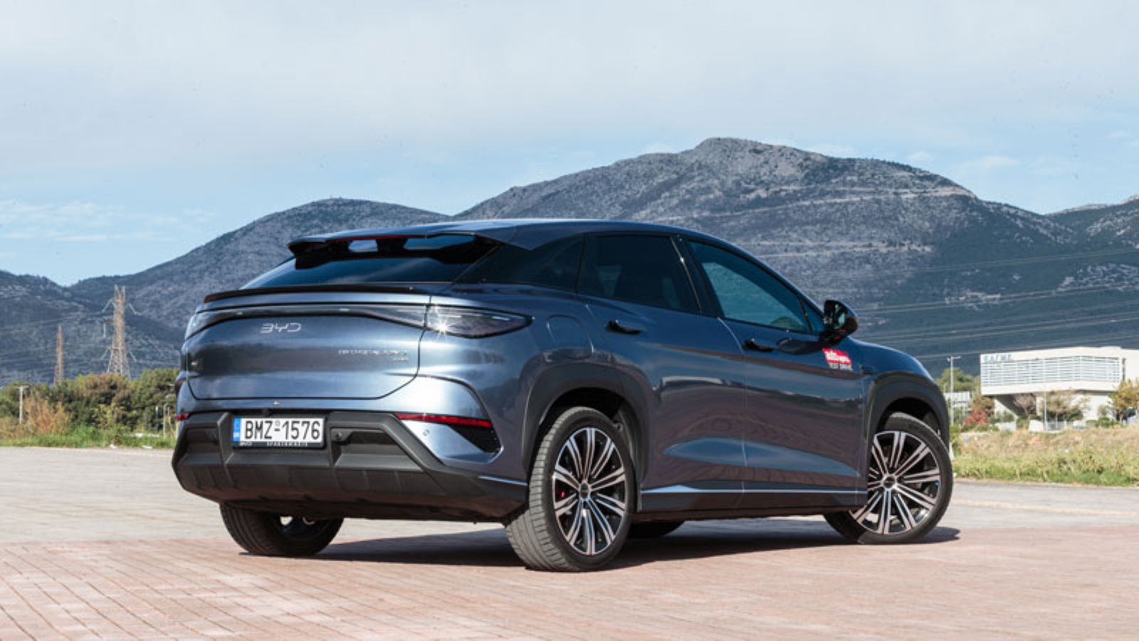 BYD Sealion 7 AWD LR 532 PS: Στυλ, χώροι και επιδόσεις