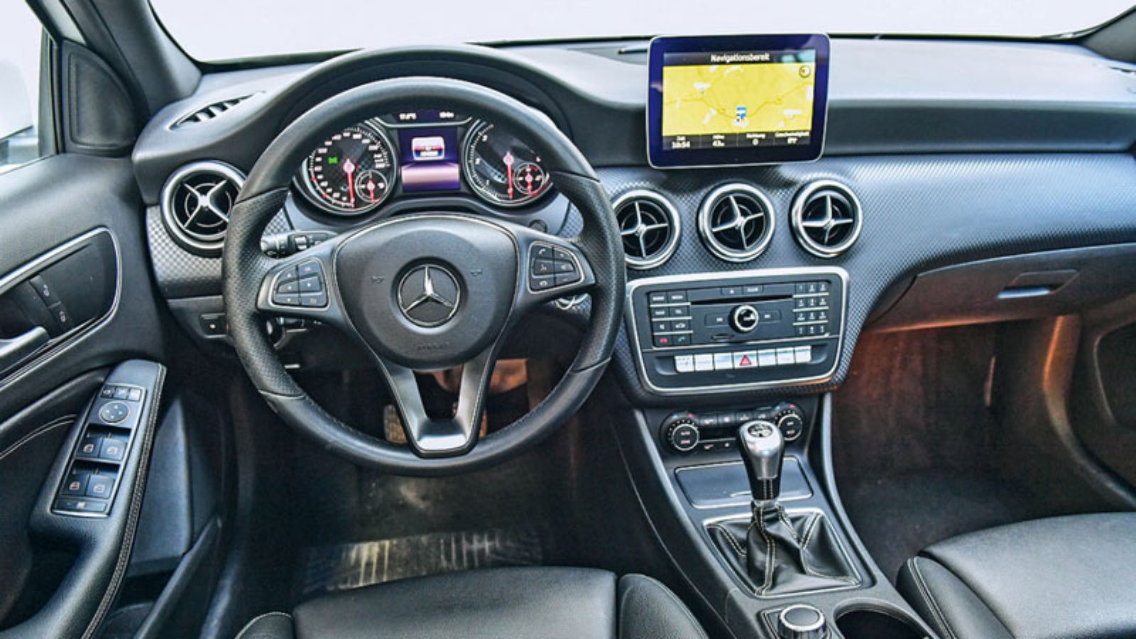 Το εσωτερικό της Mercedes A-Class 2012-2018