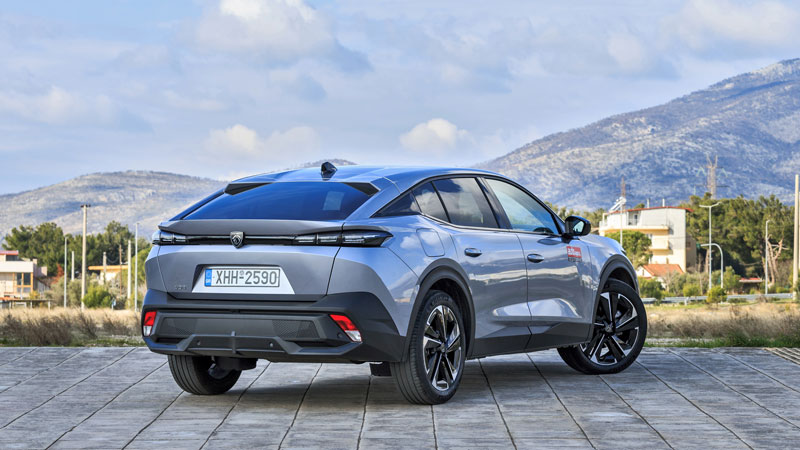 Peugeot 408 Hybrid 145 PS: Πιάνει κορυφή στην κατηγορία του