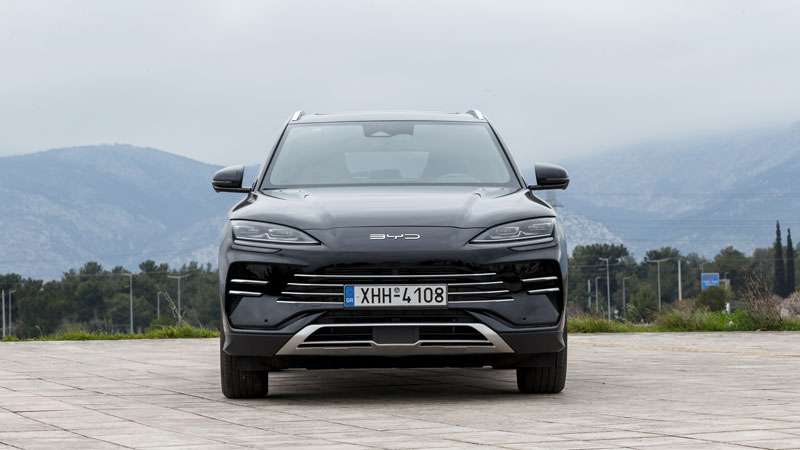 Η ανάρτηση έχει έμφαση στην άνεση, η καμπίνα έχει καλή ηχομόνωση