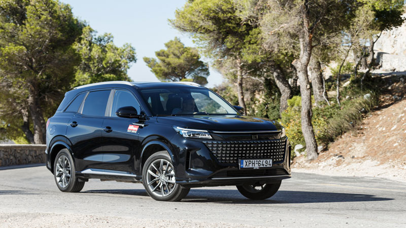 Στο δρόμο το DFSK E5 είναι άνετο και ευκολοδήγητο