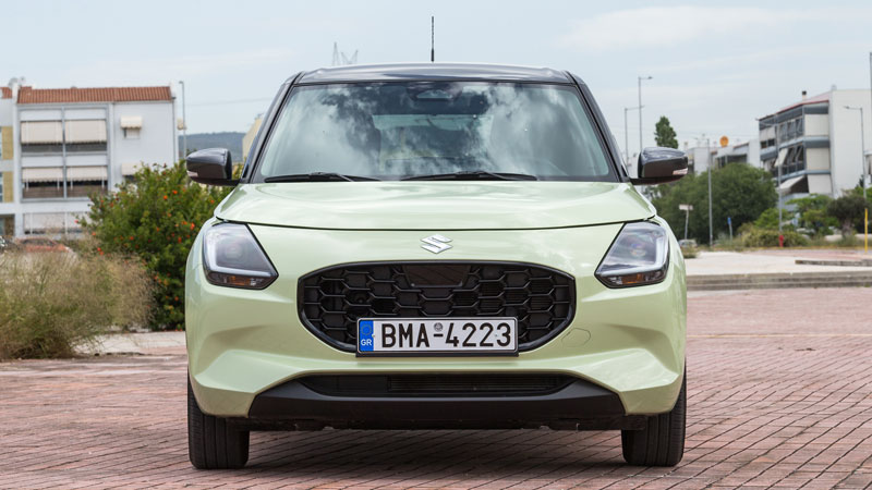 Το εμπρόσθιο μέρος του νέου Suzuki Swift έχει γίνει πιο «αιχμηρό».