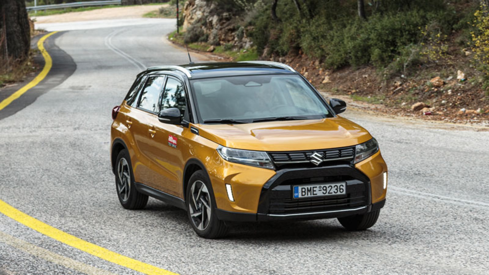 Το Suzuki Vitara στο δρόμο από εμπρός