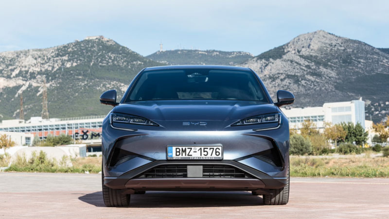 BYD Sealion 7 AWD LR 532 PS: Στυλ, χώροι και επιδόσεις