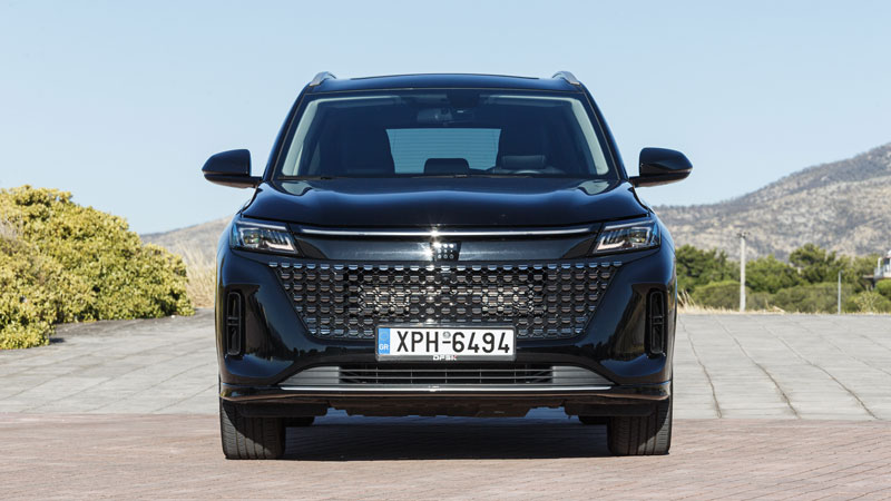 Στο δρόμο το DFSK E5 είναι άνετο και ευκολοδήγητο