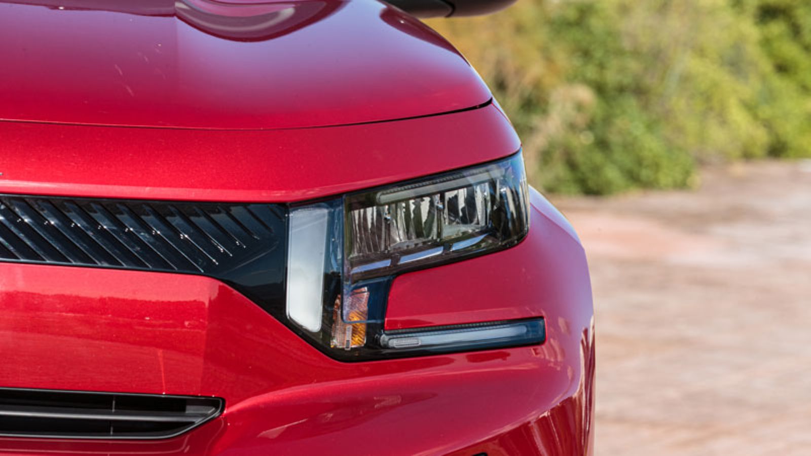 Το εμπρός φανάρι του Citroen C3 Aircross Hybrid