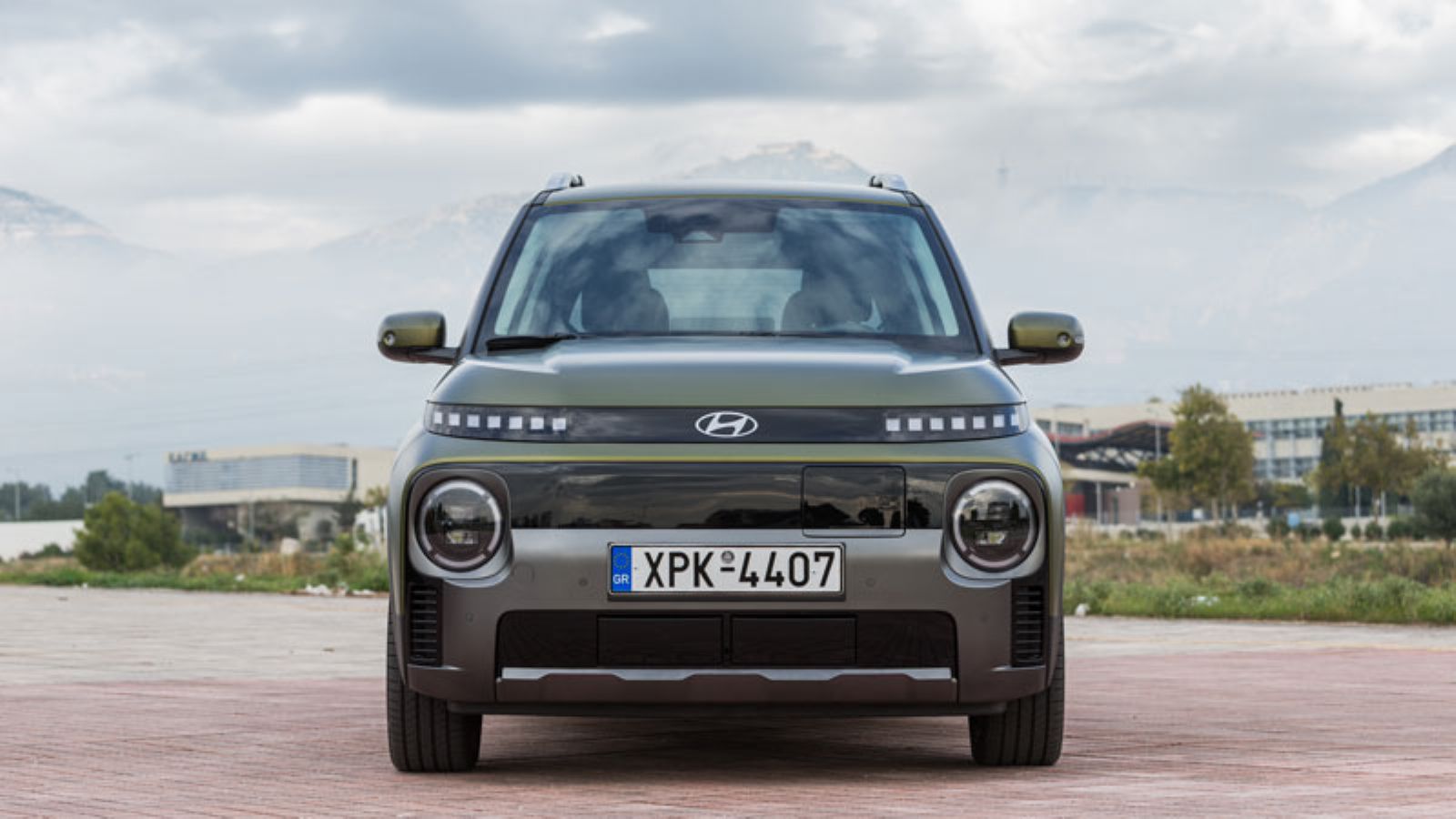 Το Hyundai Inster Cross από εμπρός