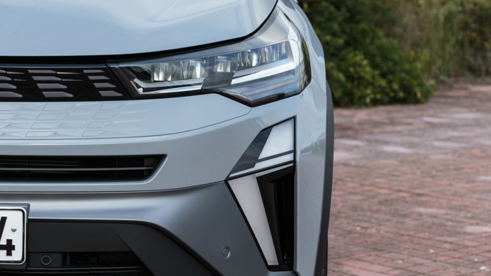 Το εμπρός φανάρι του Renault Symbioz E-TECH