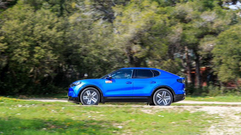 Ford Capri. Πόσο καλό είναι σε εξοπλισμό άνεσης και ασφαλείας;