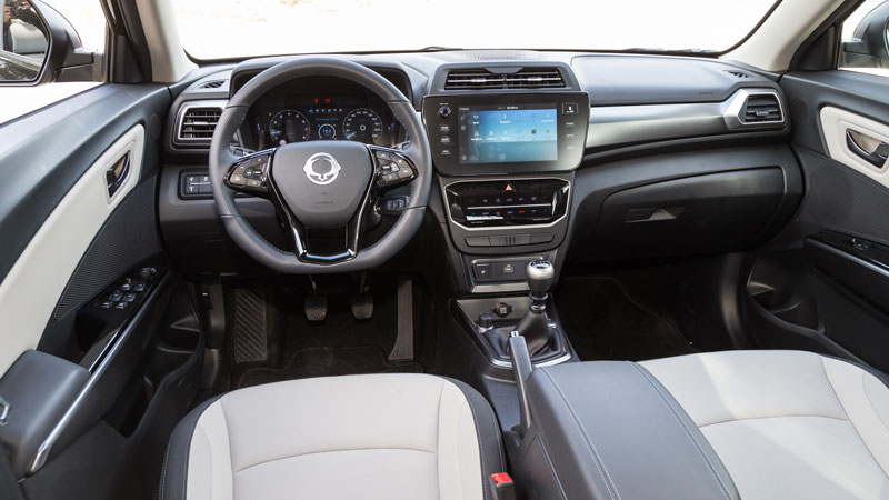 Ευρύχωρο για 4 ψηλούς το εσωτερικό, το πορτ-μπαγκάζ έχει όγκο 427 λτ