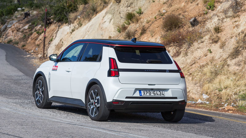 Το Renault 5 E-TECH Electric κάνει 381 χλμ στην πόλη με 1 φόρτιση (238 στο ταξίδι)