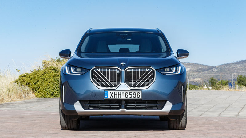 Στο δρόμο η X3 xDrive20d διατηρεί τη σπορτίφ συμπεριφορά των μοντέλων της BMW