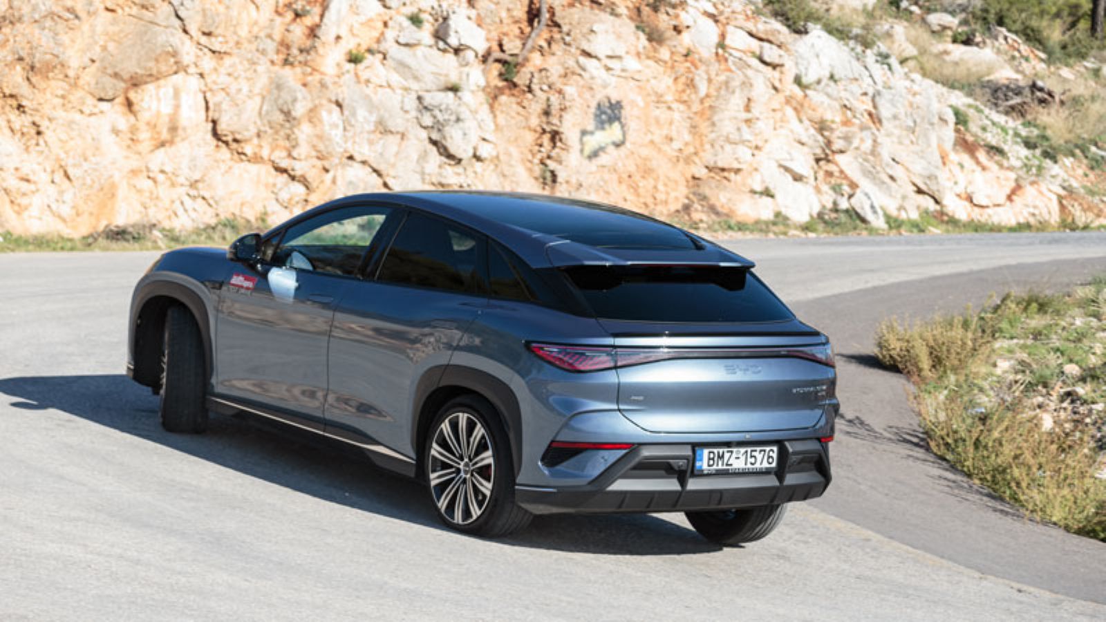 BYD Sealion 7 AWD LR 532 PS: Στυλ, χώροι και επιδόσεις