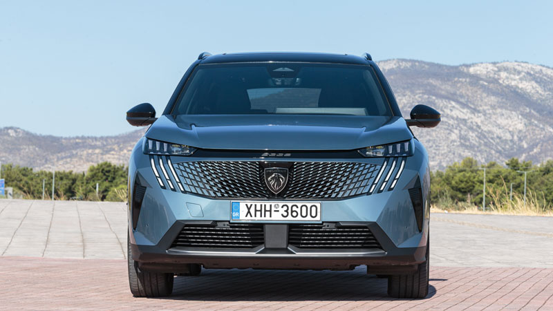 Είναι άνετο στο δρόμο με υψηλή ποιότητα κύλισης, χωρίς να παίρνει μεγάλες κλίσεις