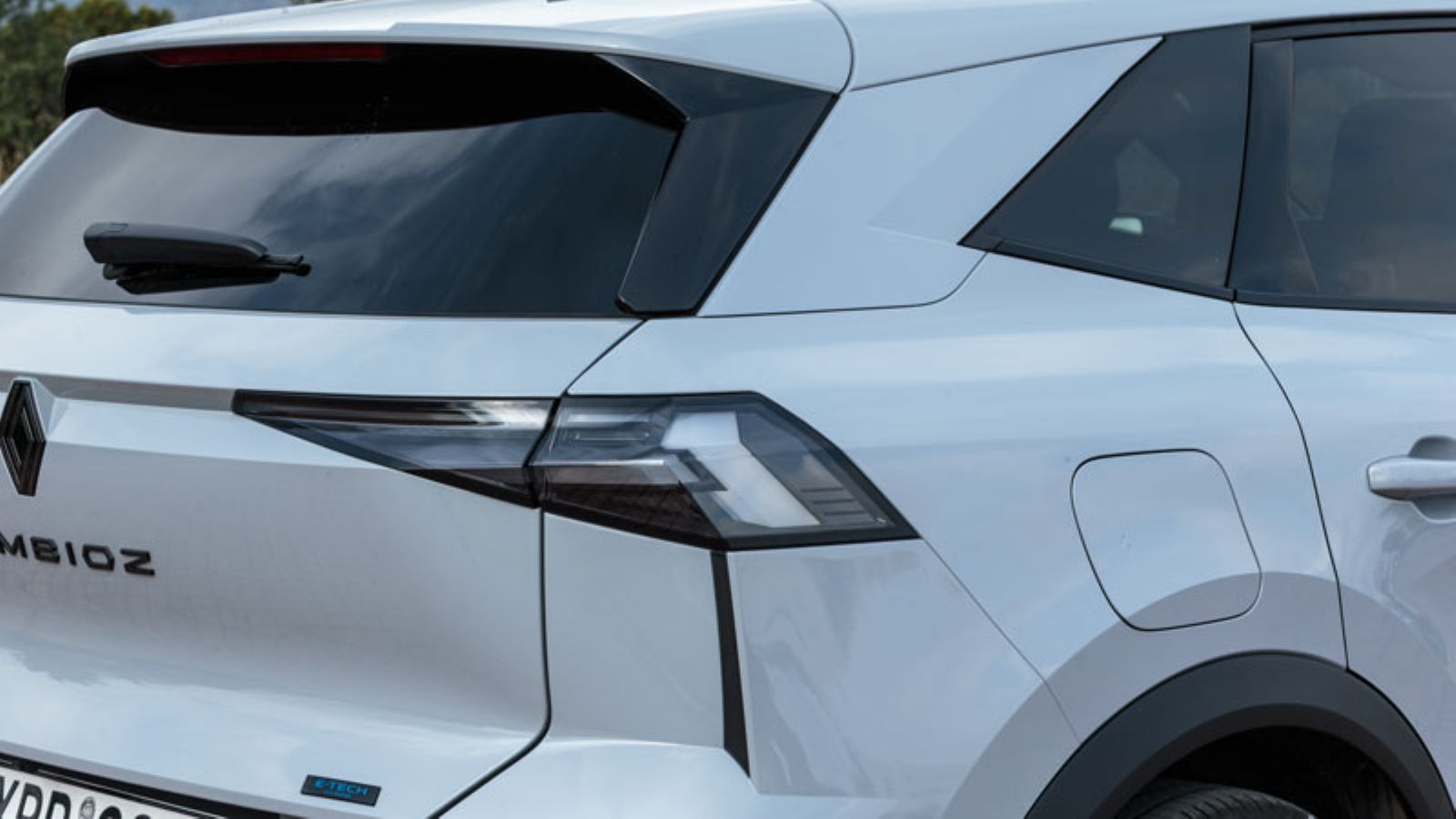 Τα πίσω φανάρια του Renault Symbioz E-TECH