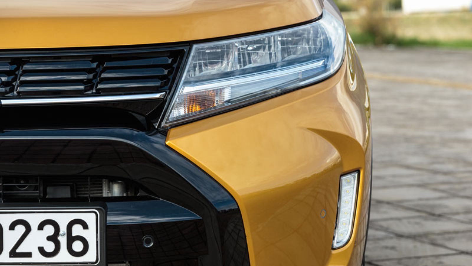 Τα εμπρός φανάρια του Suzuki Vitara